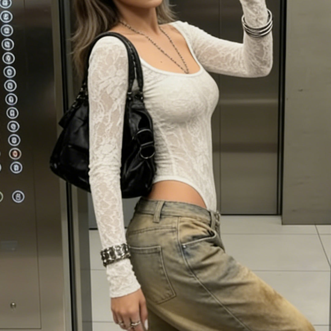 Damen Elegantes Spitzenshirt mit langen Ärmeln und romantischen Details EB