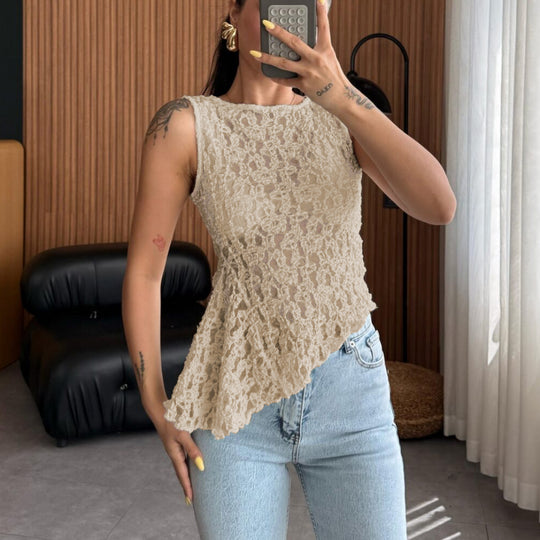 Damen Spitzenoberteil mit femininem Schnitt und floralen Details EB
