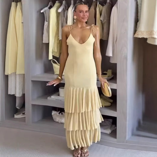 Damen Maxikleid mit voluminösen Rüschendetails und verstellbaren Spaghetti-Trägern EB