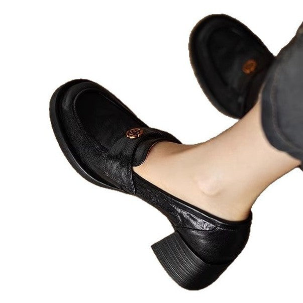 Damen Mokassins mit elegantem Riemen und hochwertigem Lederobermaterial EB