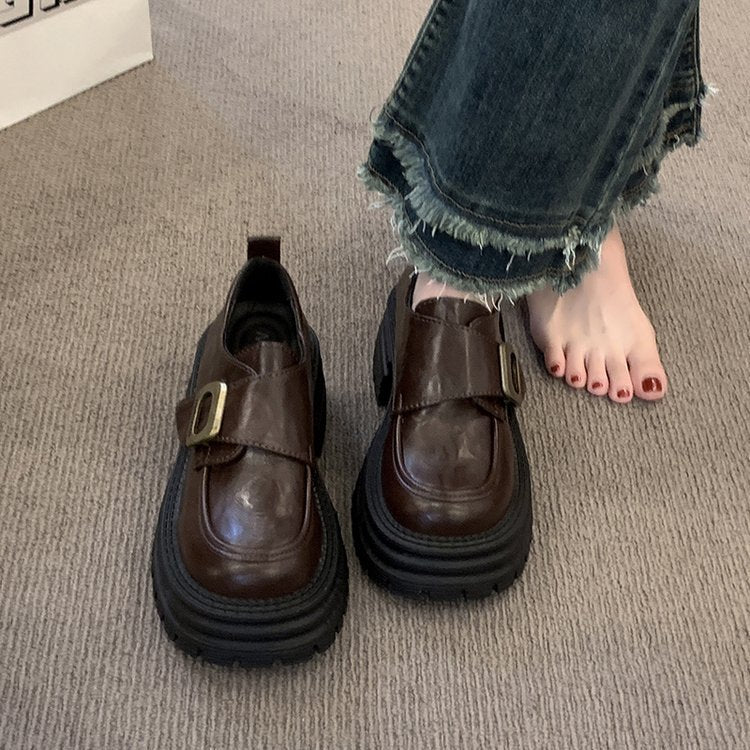 Damen modische Chelsea-Boots mit robustem Plateau und stylischer Schnallenverzierung EB