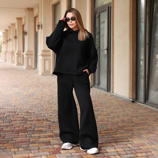 Damen Loungewear-Set mit oversized Kapuzenpullover und weiter High-Waist Jogginghose EB