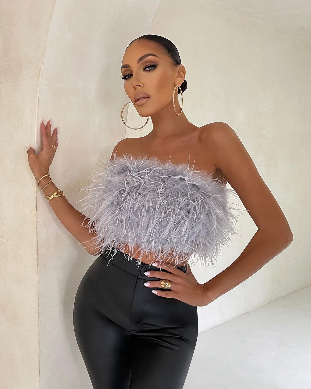 Damen Glamouröses Plüsch-Top mit abnehmbaren Trägern und fransigen Details EB