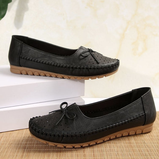 Damen elegante Mokassins mit filigranen Durchbrüchen und modischen Akzenten EB