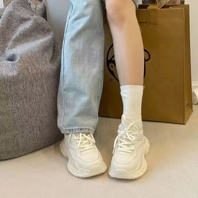 Damen Sportliche Sneakers mit atmungsaktivem Mesh-Obermaterial und rutschfester Sohle EB