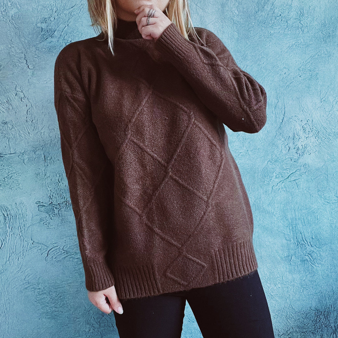 Damen Grobstrickpullover mit elegantem Rautenmuster und hohem Kragen EB