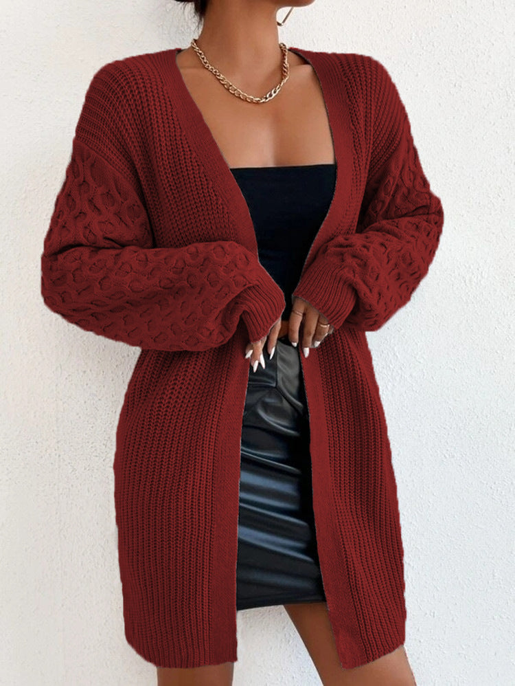 Damen Strickjacke mit raffiniertem Zopfmuster und lässigem Schnitt EB