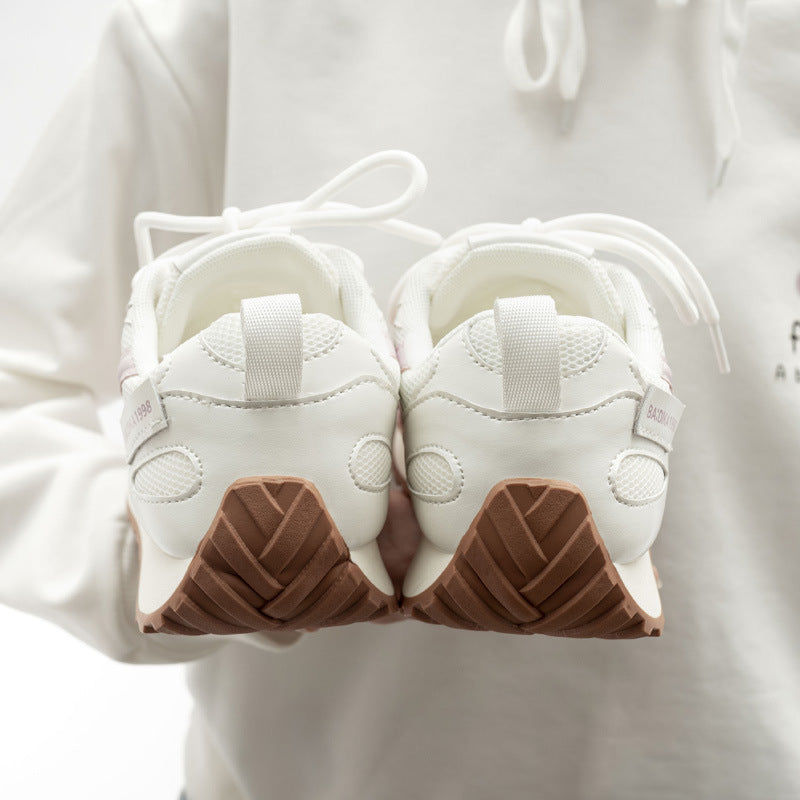 Damen Sportliche Sneaker mit atmungsaktiver Netzstruktur und dämpfender Sohle EB