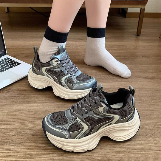 Damen Voluminöse Chunky‑Sneaker mit atmungsaktivem Mesh‑PU‑Mix und skulpturierter Wedge‑Sohle EB