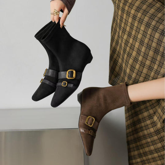 Damen Ankle Boots mit elegantem Riemen und spitz zulaufendem Design EB