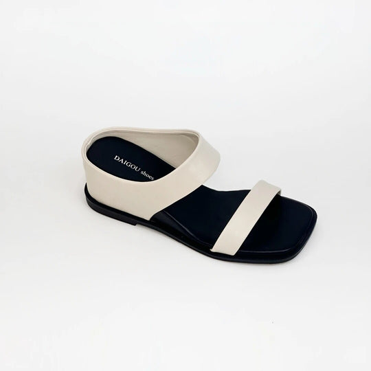 Damen Elegante Sandalen mit breitem Metallriemen und komfortablem Fußbett EB