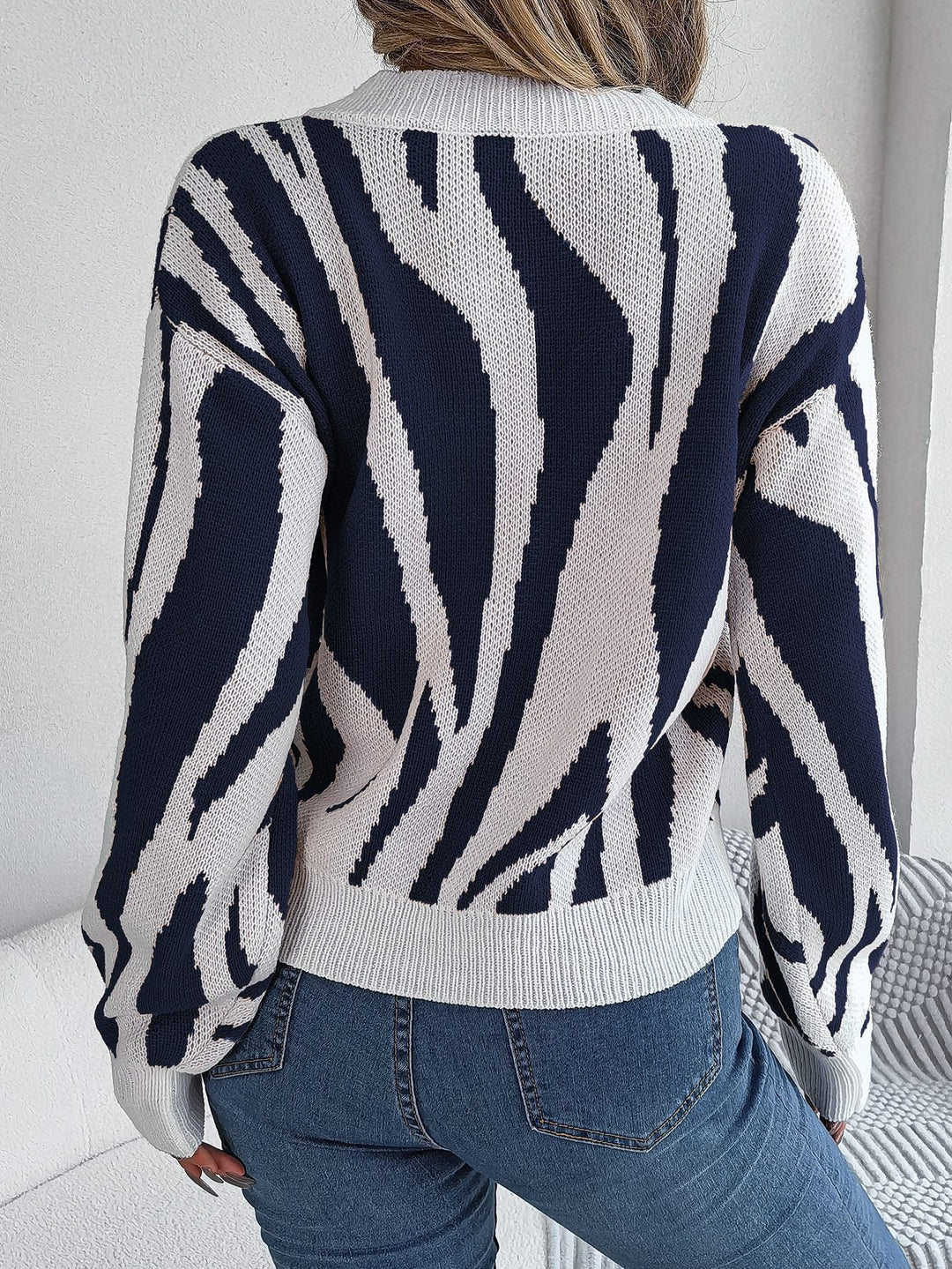 EB | Strickpullover mit Muster V-ausschnitt Design Trendy und Bequem
