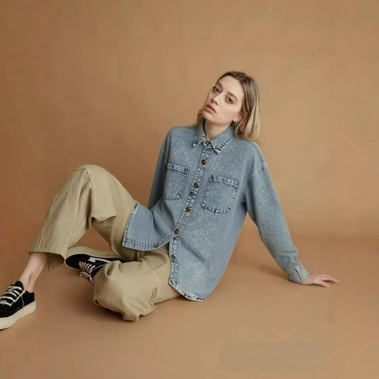 Damen Oversized Denim-Hemd mit aufgesetzten Taschen EB