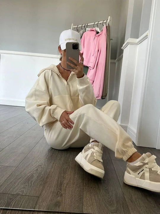 Damen lässiges Kapuzen-Sweatshirt und Jogginghose Set in Oversize-Passform mit Reißverschluss und Kängurutasche Eichborn Berlin