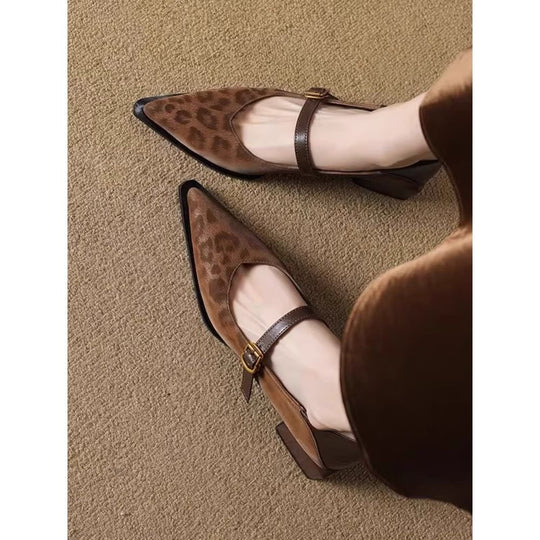 Damen stilvolle Sling-Pumps mit schmalem Riemen und leichtem Blockabsatz EB