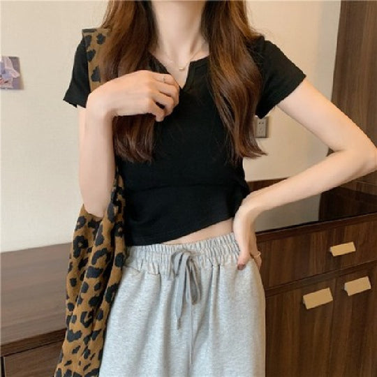 Damen Cropped T-Shirt mit figurbetontem Schnitt und modernen Akzenten EB