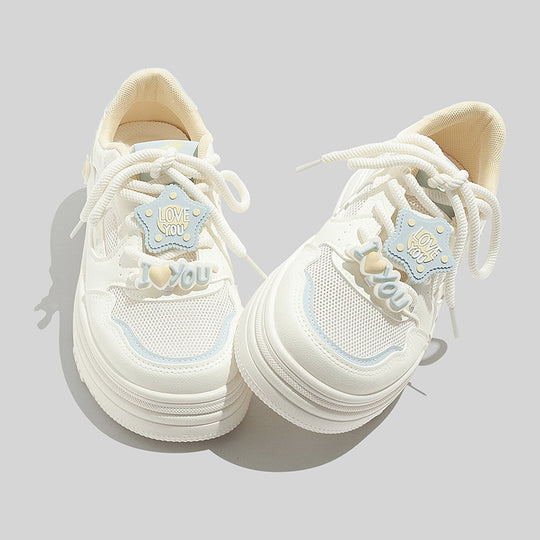 Damen Sneakers mit verspieltem Herzen-Motiv und atmungsaktiver Oberflächenstruktur EB