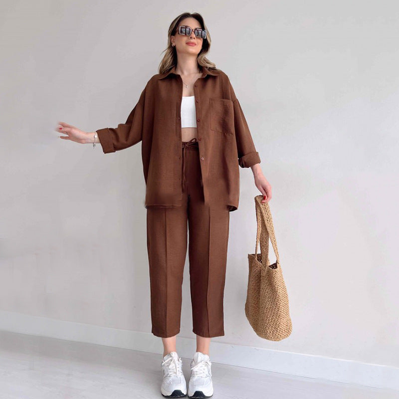 Damen lässige Loungewear-Kombination mit leichtem Leinenhemd und elastischer Hose EB