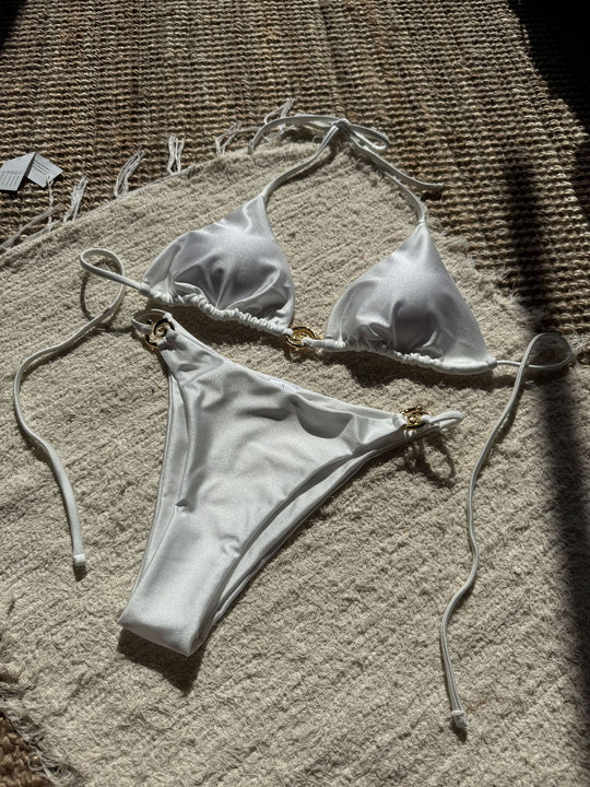 Damen Triangel-Bikini mit luxuriösem Gold-Detail EB