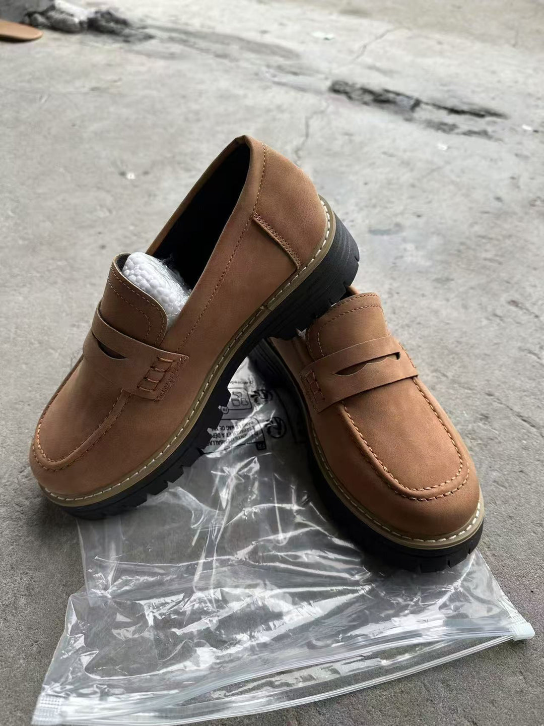 Damen Robuste Penny-Loafer mit profilierter Gummisohle EB