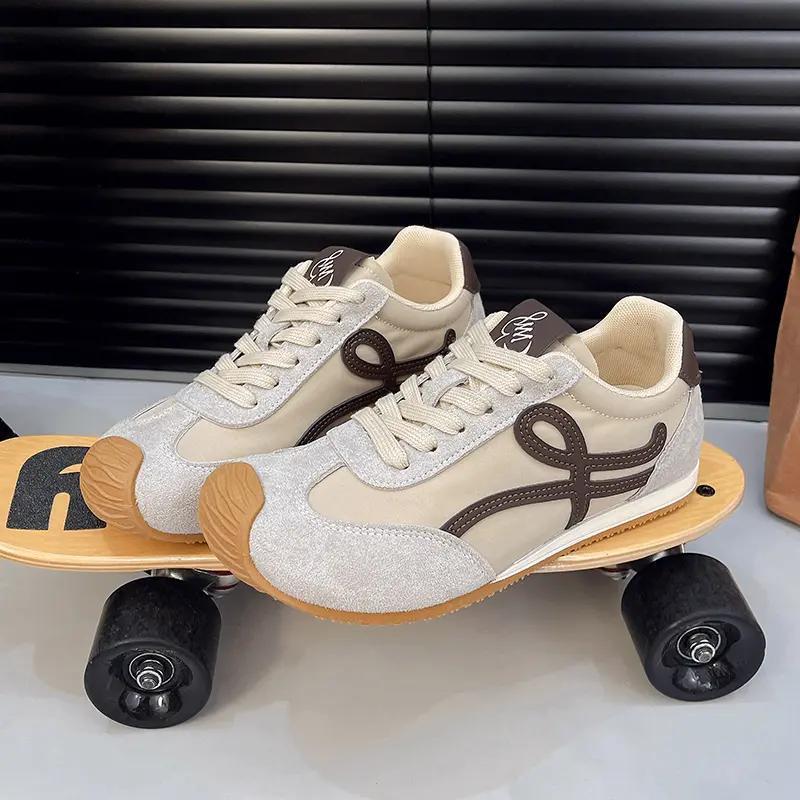 Damen Sportliche Freizeitschuhe mit atmungsaktiver Oberfläche und dämpfender Sohle EB