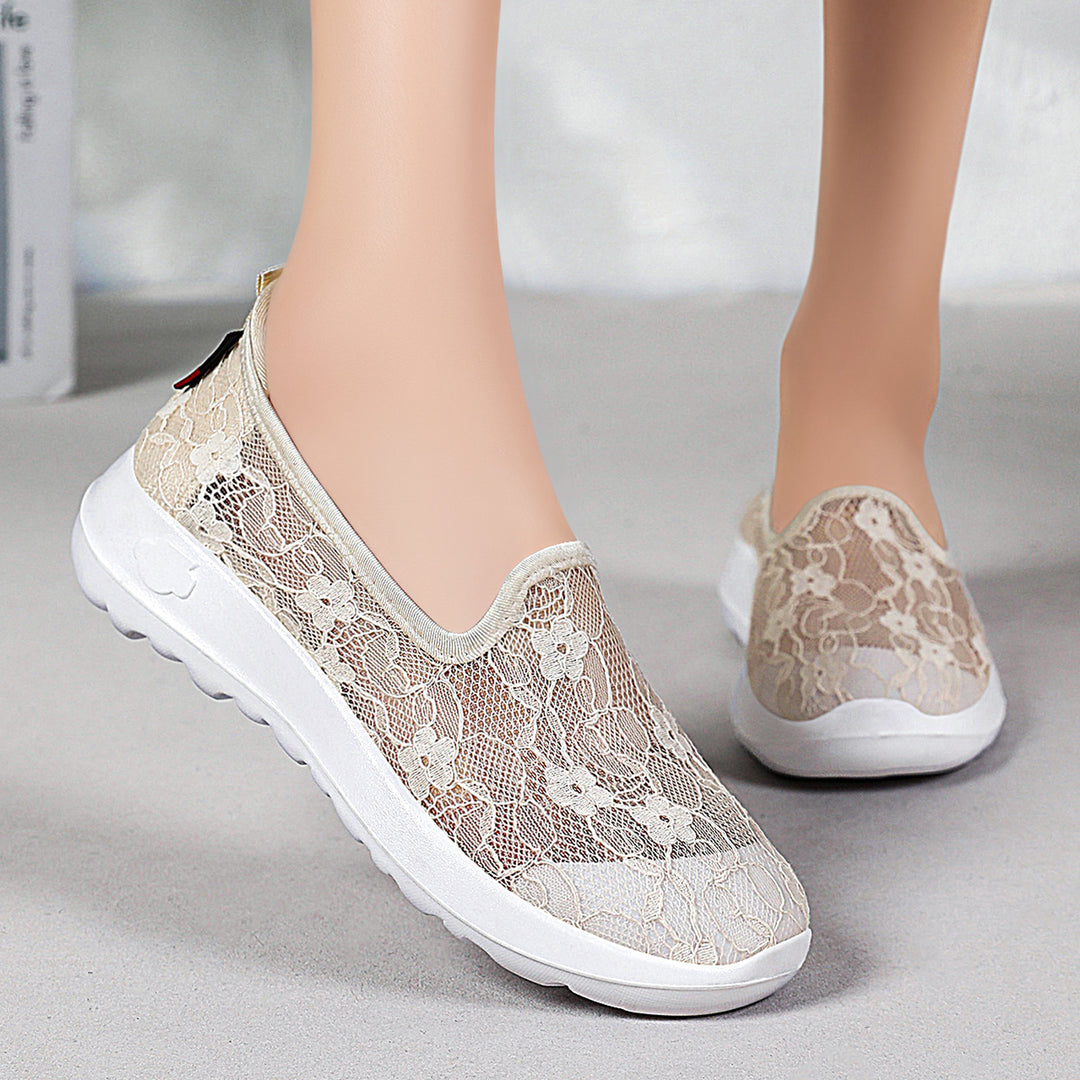 Damen Slip-On Freizeitschuhe mit floraler Spitze EB