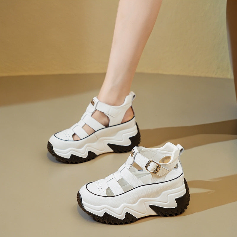 Damen Sportliche Sandalen mit rutschfestem Profil und angepasstem Riemendesign EB