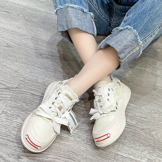 Damen Trendige Sneakers mit auffälligem Design und innovativer Schnürung EB
