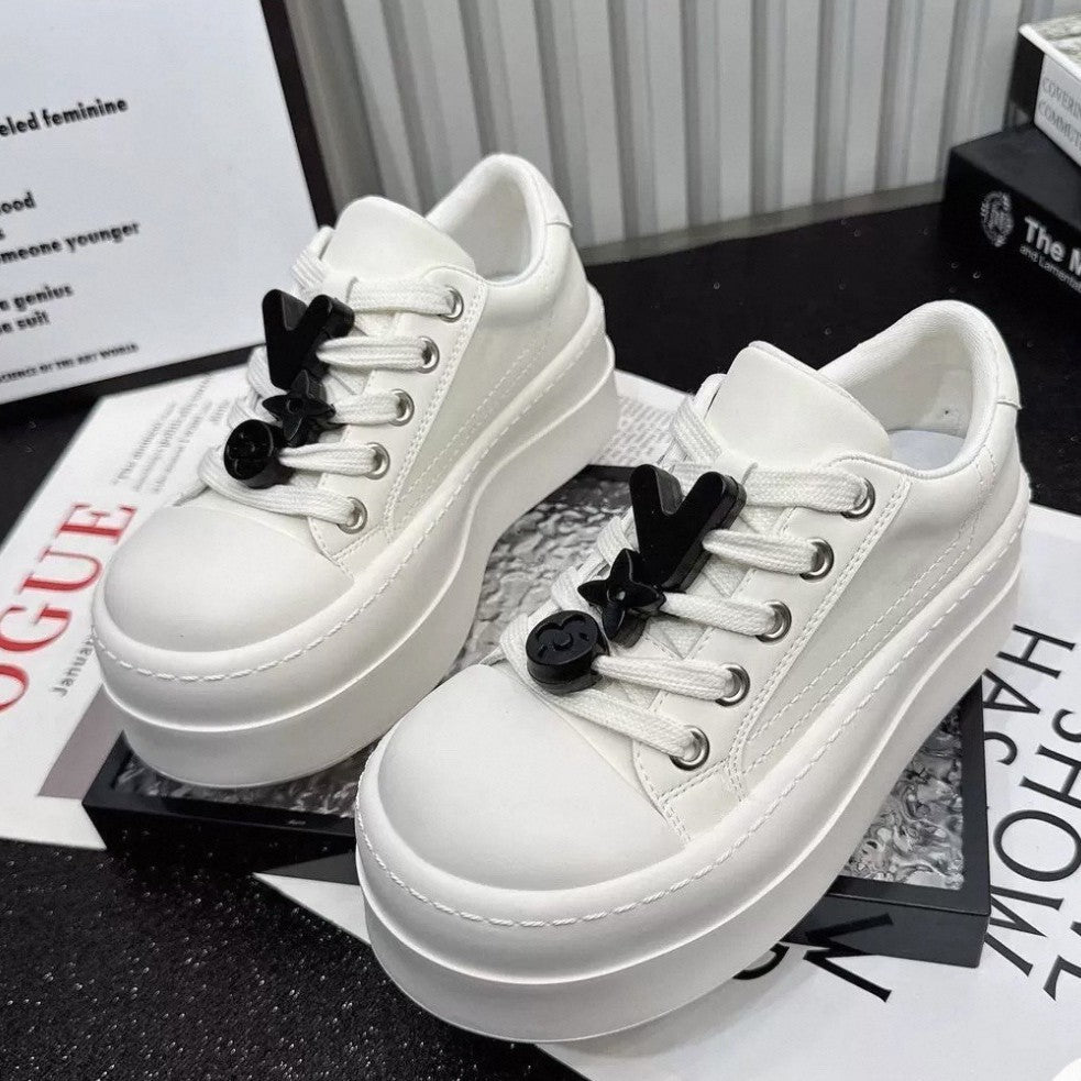 Damen Modische Sneakers mit auffälligem Design EB