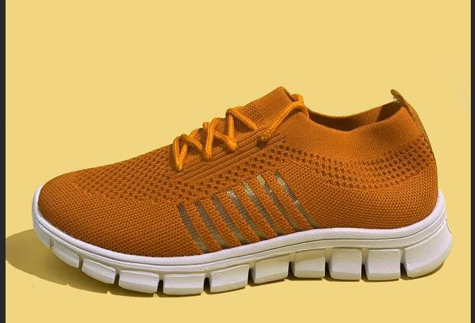 Damen Sportliche Sneaker mit atmungsaktiver Netzstruktur und rutschfester Sohle EB