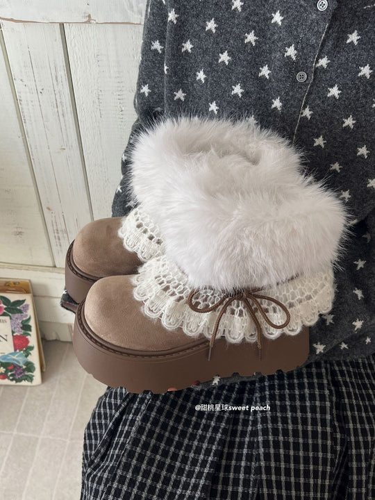 Damen Trendige Winterstiefel mit kuscheligem Kunstfellrand und dekorativer Spitzenverzierung EB