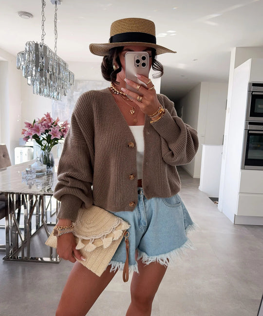 Damen Strickjacke mit voluminösen Ärmeln und hochwertigen Holzknöpfen EB