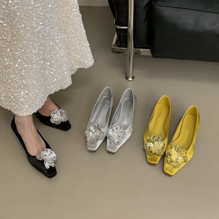 Damen elegante Ballerina-Pumps mit funkelndem Blumenakzent EB