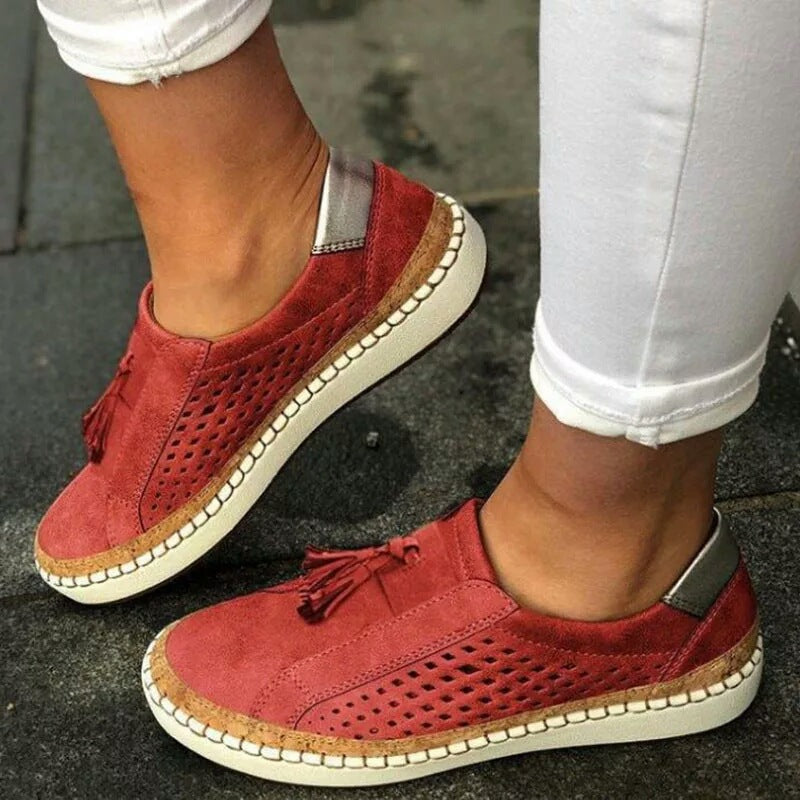 Damen lässige Slip-On Loafer mit Quaste perforiertem Obermaterial und Korkdetails EB