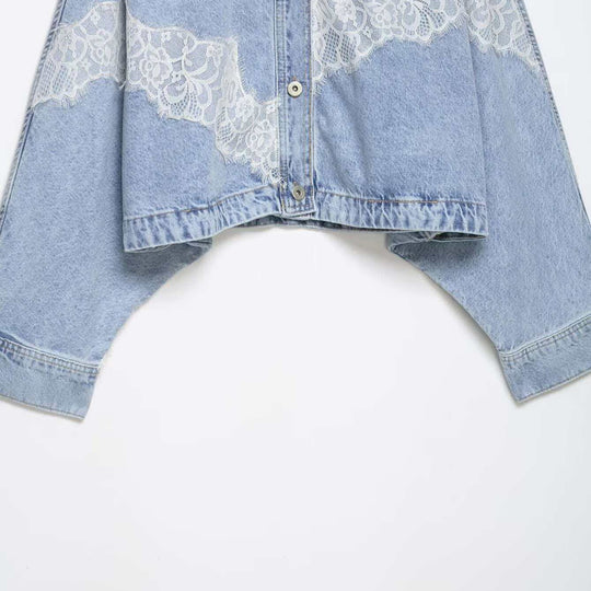 Damen nan oversized Denimjacke mit Spitzenbesatz, kastigem Cropped-Schnitt und überschnittenen Ärmeln EB