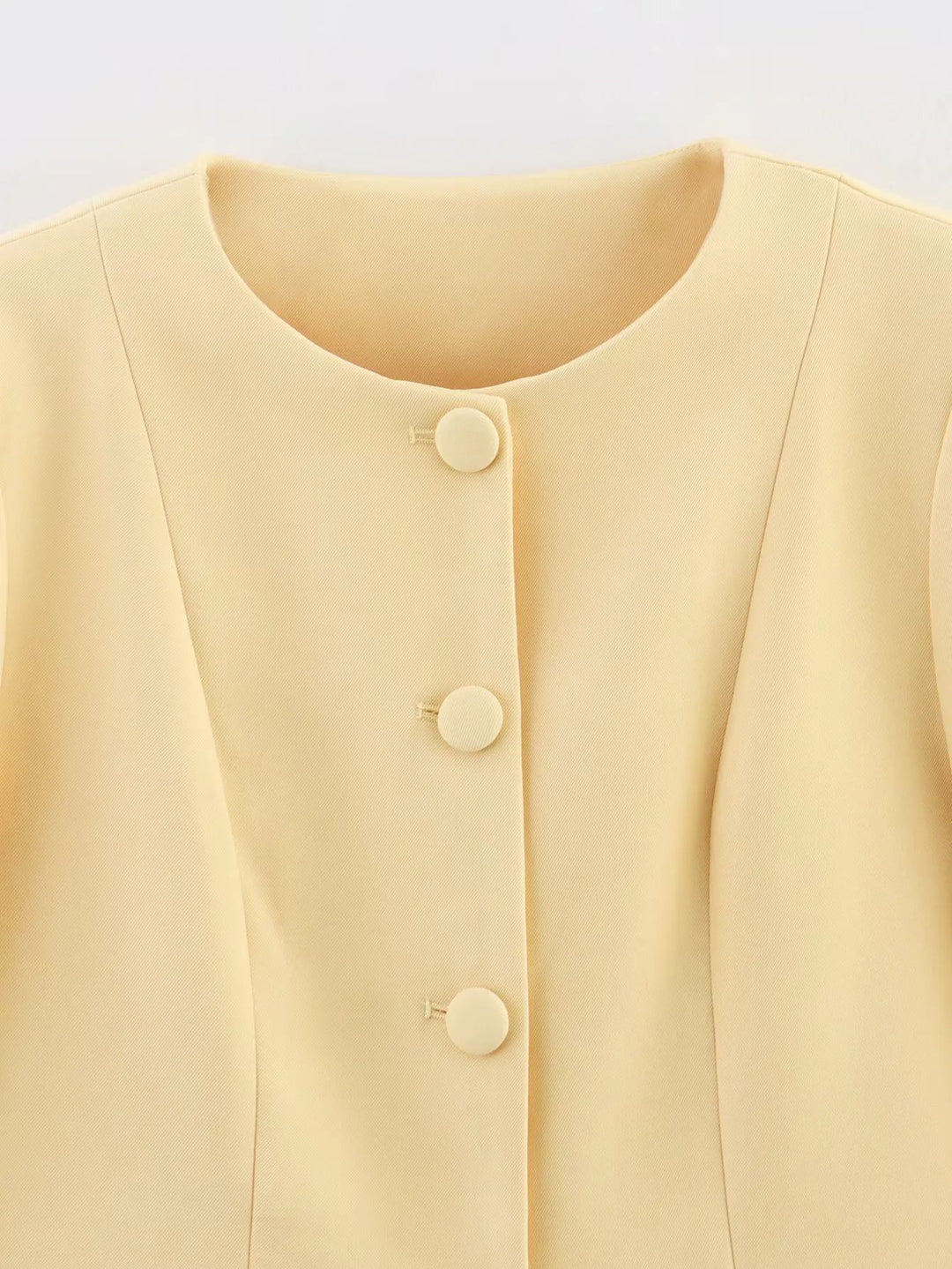 Damen eleganter Blazer mit modischem Schnitt und dekorativen Knopfdetails EB