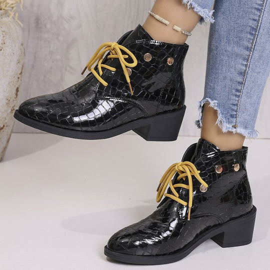 Damen modische Stiefeletten mit auffälligen Schnürdetails und stabiler Profilsohle EB