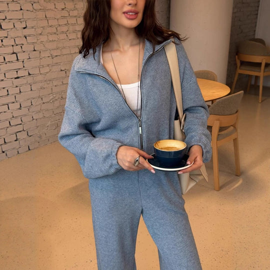 Damen gemütlicher Strick-Jumpsuit mit Reißverschluss, elastischem Taillenbund und weitem Bein Eichborn Berlin