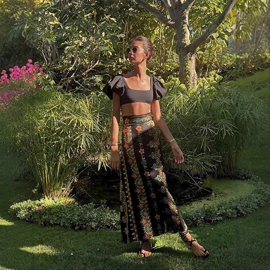 Damen Zweiteiliges Outfit mit kurzem Oberteil und floralem Maxirock EB