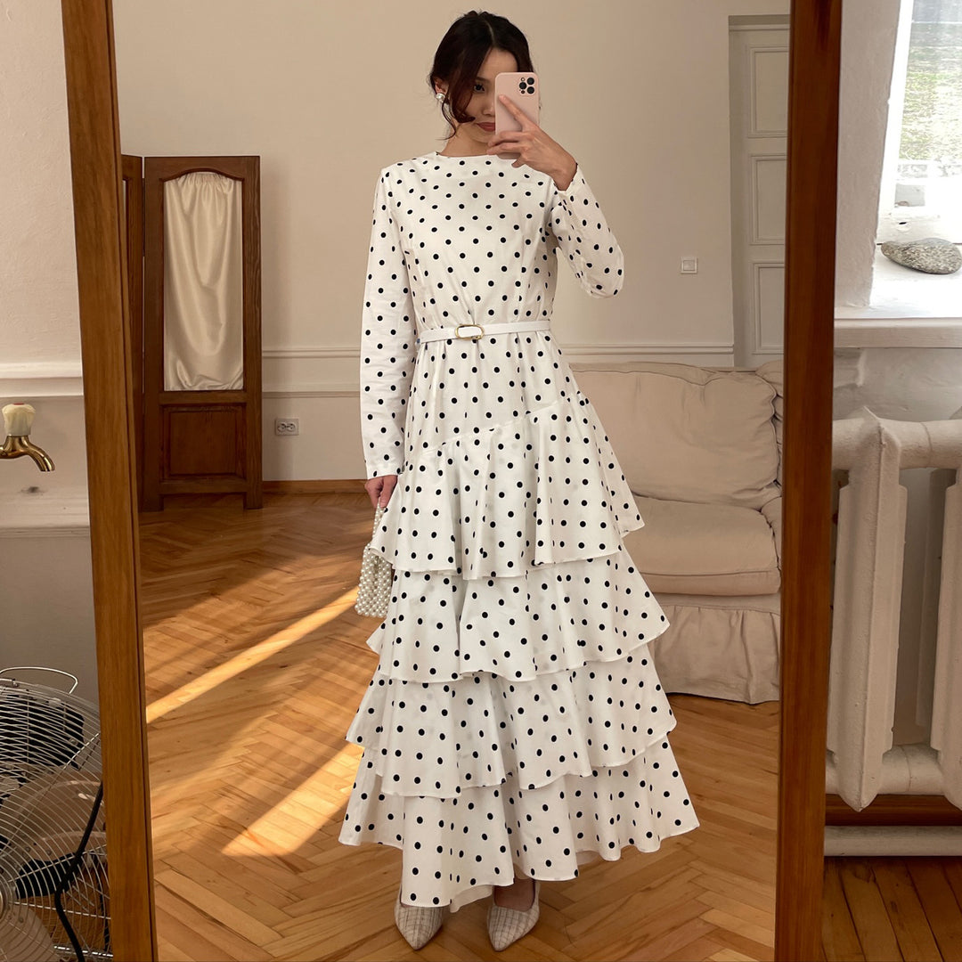 Damen Maxikleid mit Rüschendetails und modischem Punktedesign EB