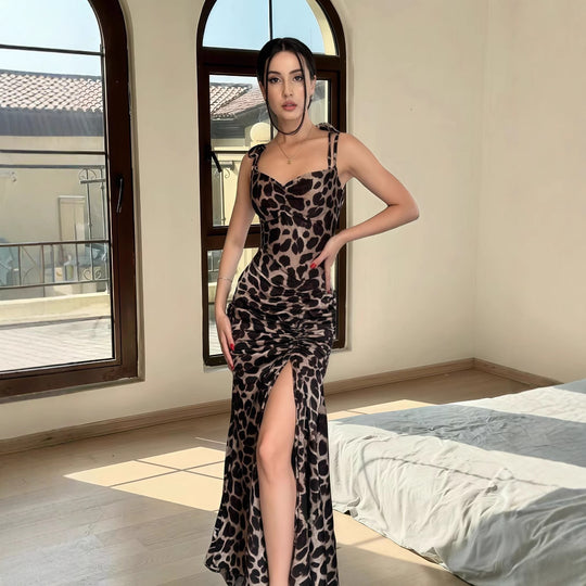 Damen Elegantes Maxikleid mit tiefem Schlitz und verspielt gerafftem Design EB