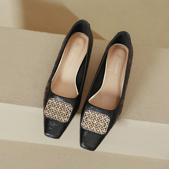 Damen elegante spitze Pumps mit funkelndem Schmuckdetail EB