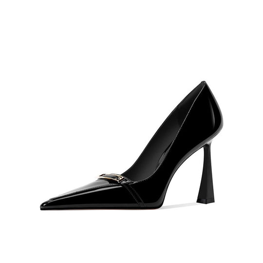 Damen High Heel Pumps mit glänzender Lackoberfläche und elegantem Akzent EB