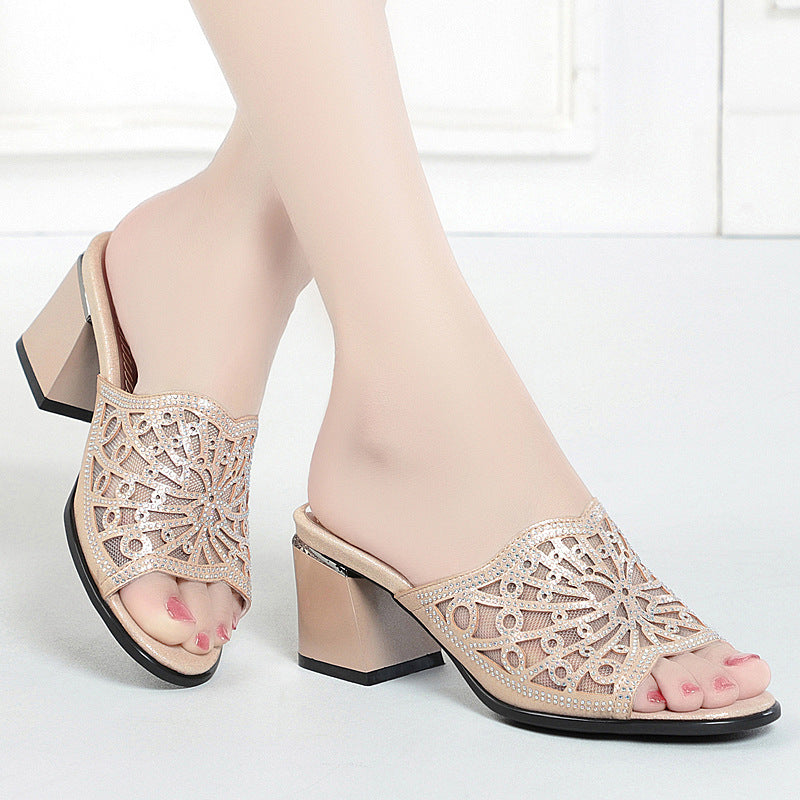 Damen elegante Blockabsatz Sandalen mit funkelndem Schmuckdetail EB