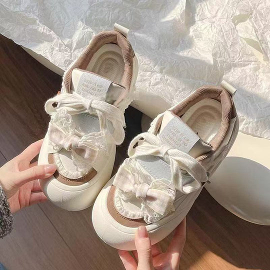 Damen Sportliche Sneaker mit einzigartigen Dekorationselementen EB
