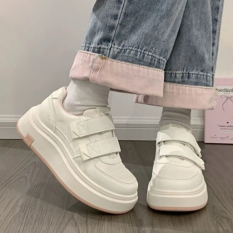 Damen Sportliche Sneakers mit breiter Sohle und elegantem Klettverschluss EB