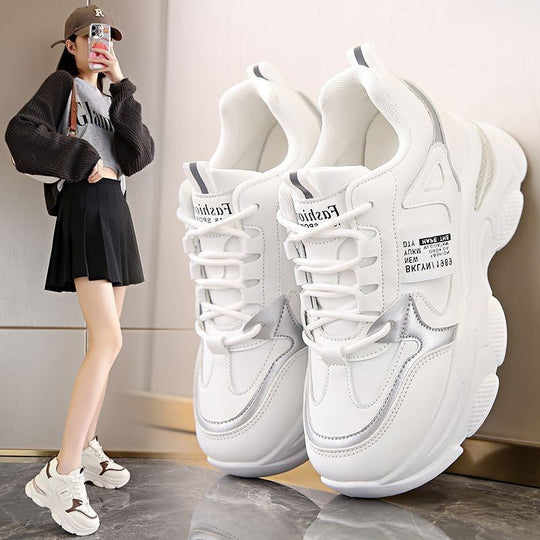 Damen Sportliche Chunky Sneakers mit modischen Akzenten EB