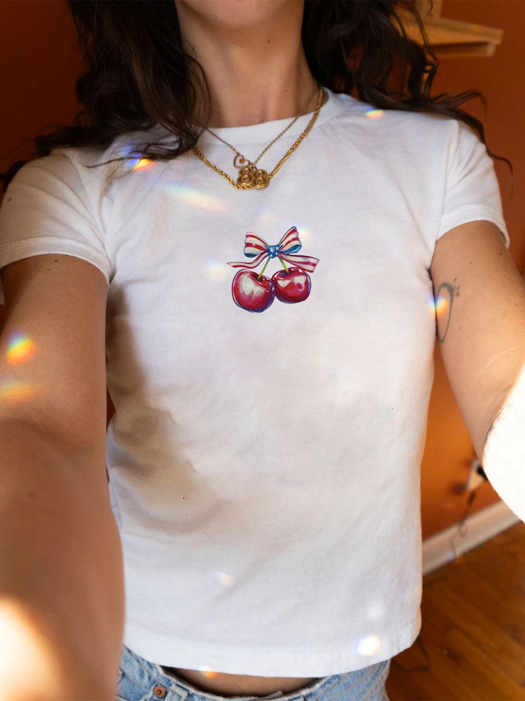 Damen figurbetontes Kurzarm-T-Shirt mit verspieltem Aufdruck EB