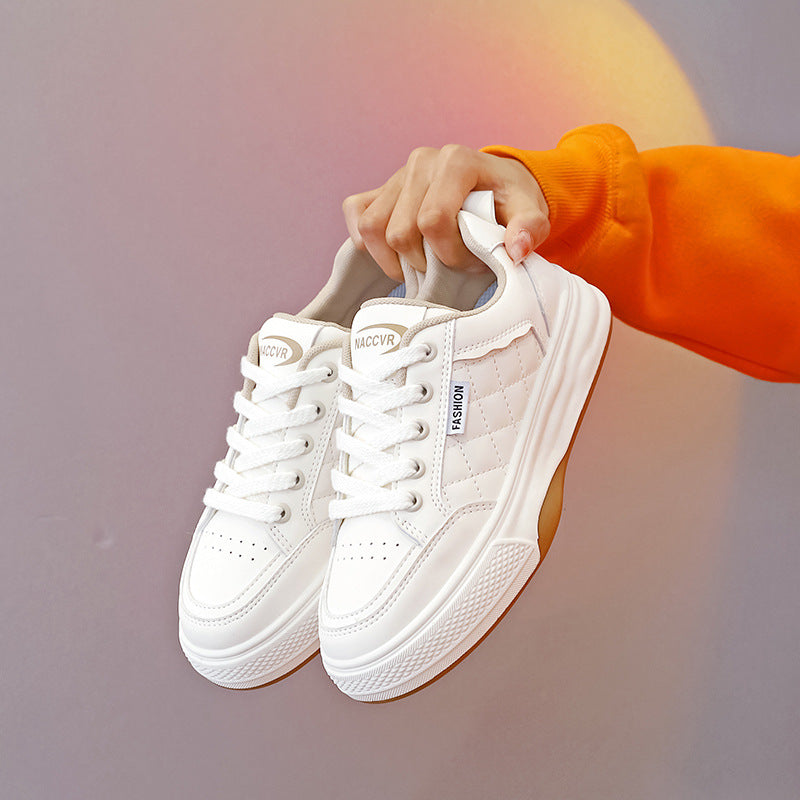 Damen Modische Sneakers mit rutschfestem Profil und dämpfendem Komfort EB