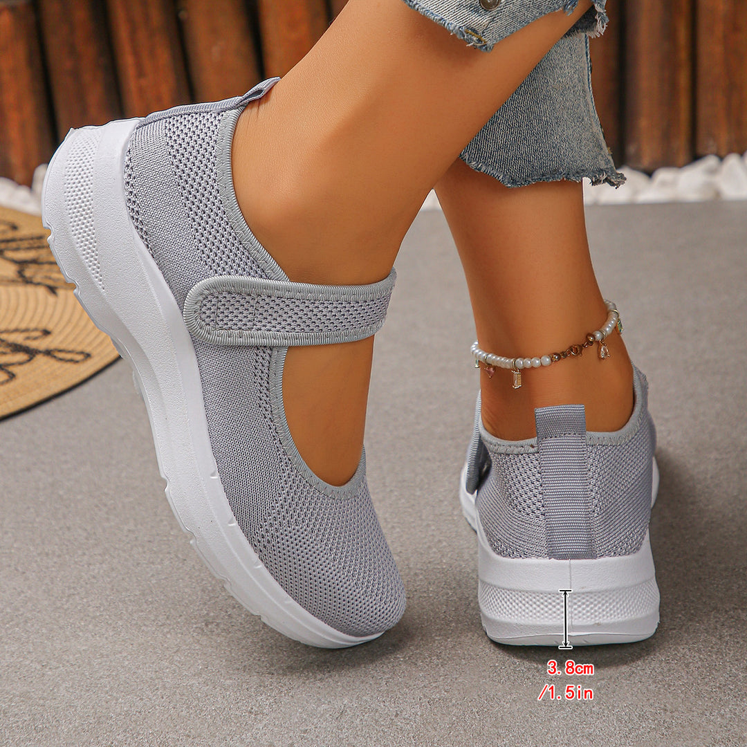 Damen Sportliche Slip-On Sneakers mit atmungsaktivem Mesh-Obermaterial und elastischen Riemen EB